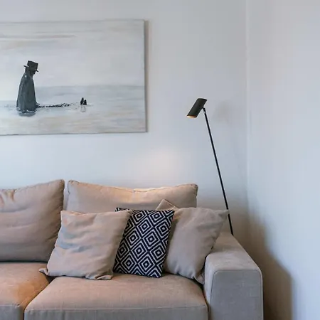 Centrally Located In Apartamento