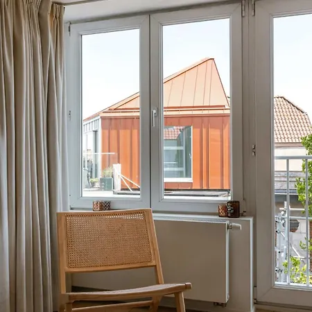 Centrally Located In Apartamento